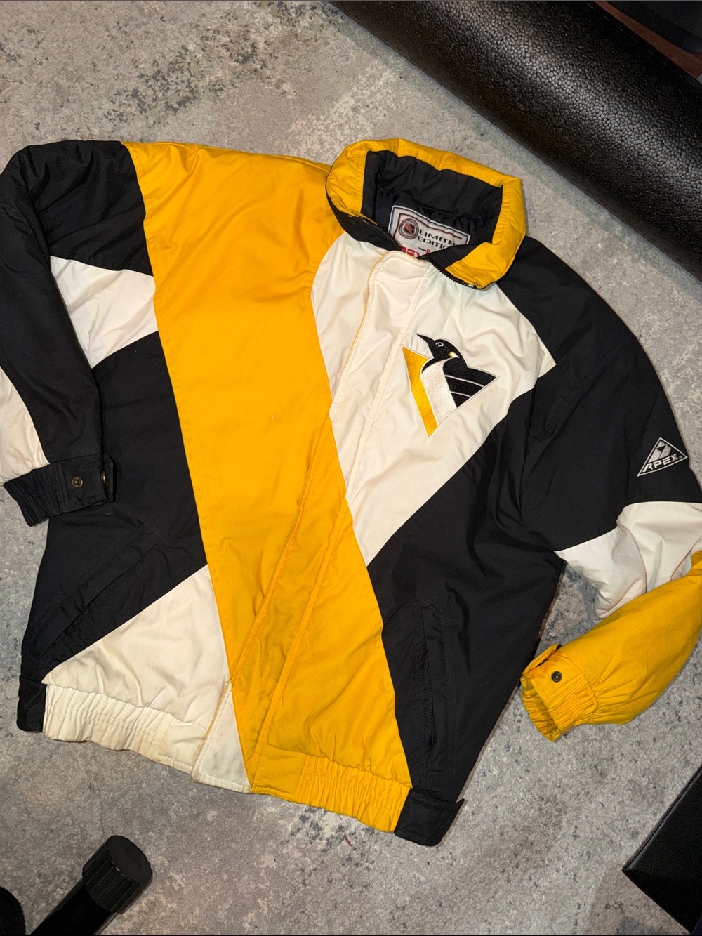 Apex | Pittsburg Penguins Puffer Jacket